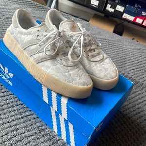 Adidas Sambarose size 8